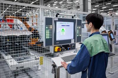 訪華晨寶馬沈陽智能工廠 解碼工業(yè)4.0如何重塑生活與通信技術(shù)未來